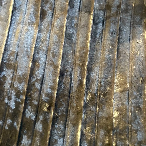 Raga Silver velvet/tool, classy skirt. Sz SM - Picture 6 of 7